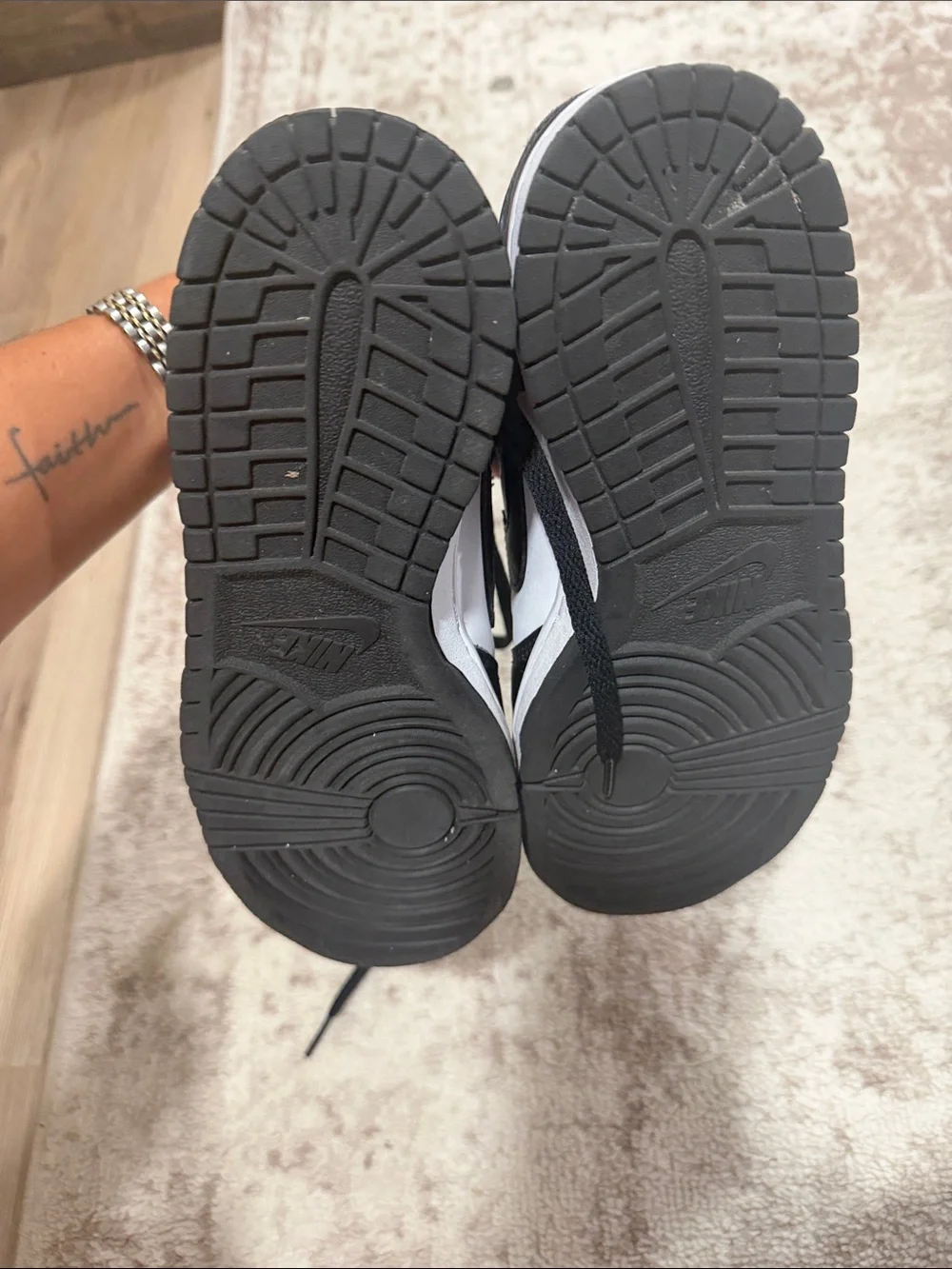Nike Women Black and White Low-Top Sneakers